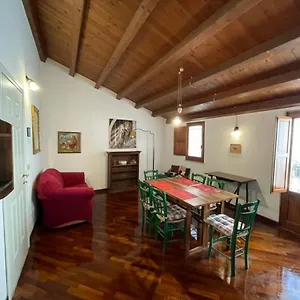 https://house-quattro-canti.sicilyhotelsitaly.net